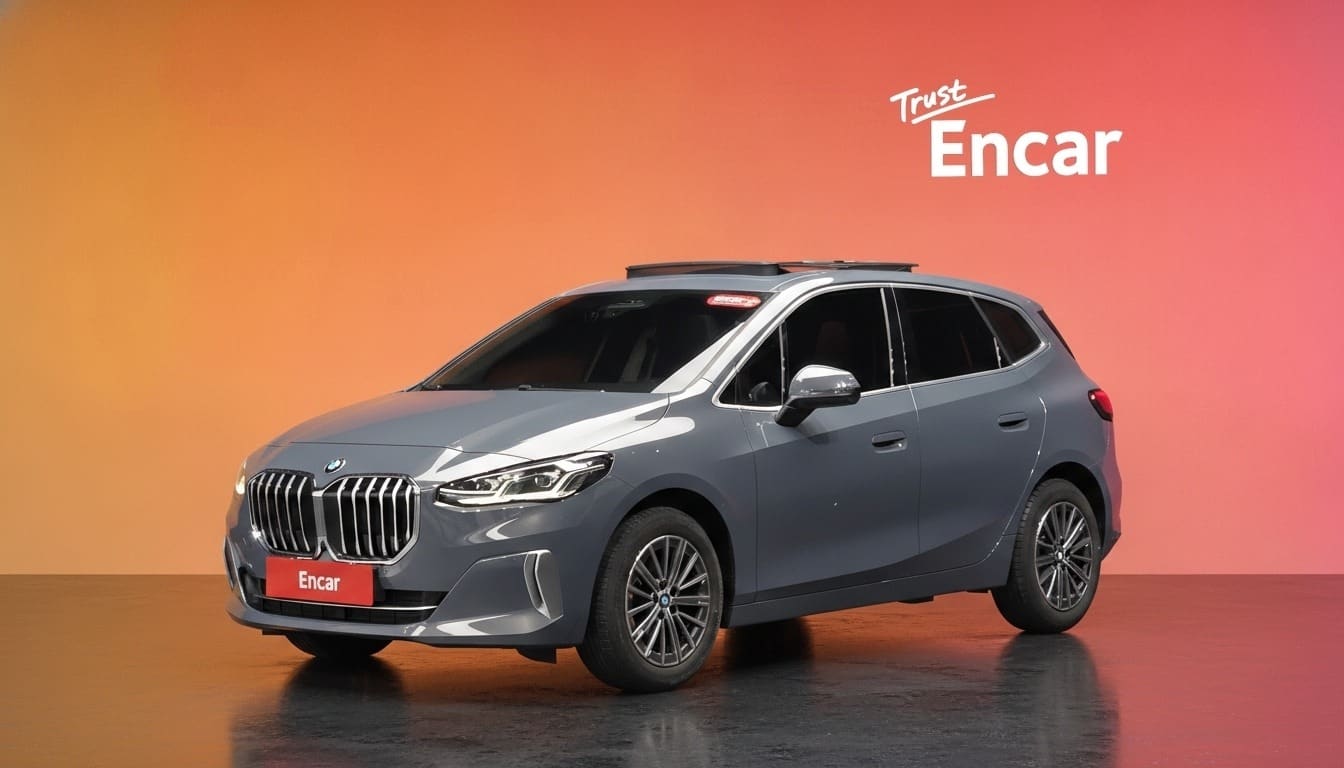 BMW 2 Series Active Tour 2022 — вид спереди сбоку