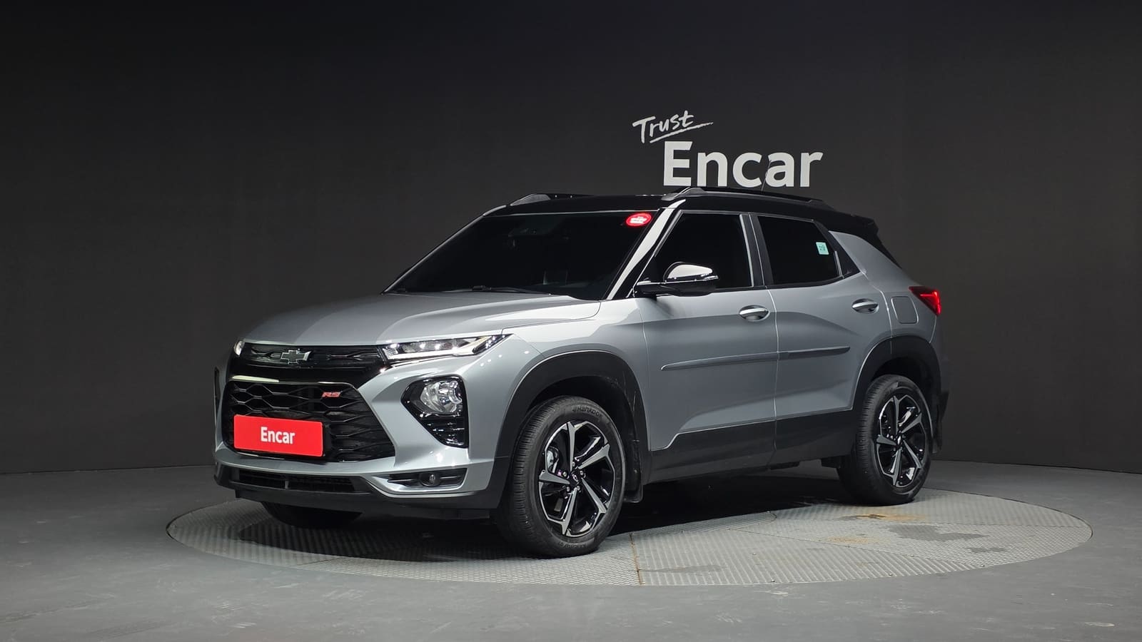 Chevrolet Chervolet Trailblazer 4WD 2023 — вид спереди сбоку