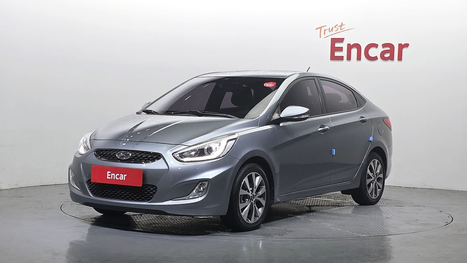 Hyundai Accent (Solaris) 2016 — вид спереди сбоку