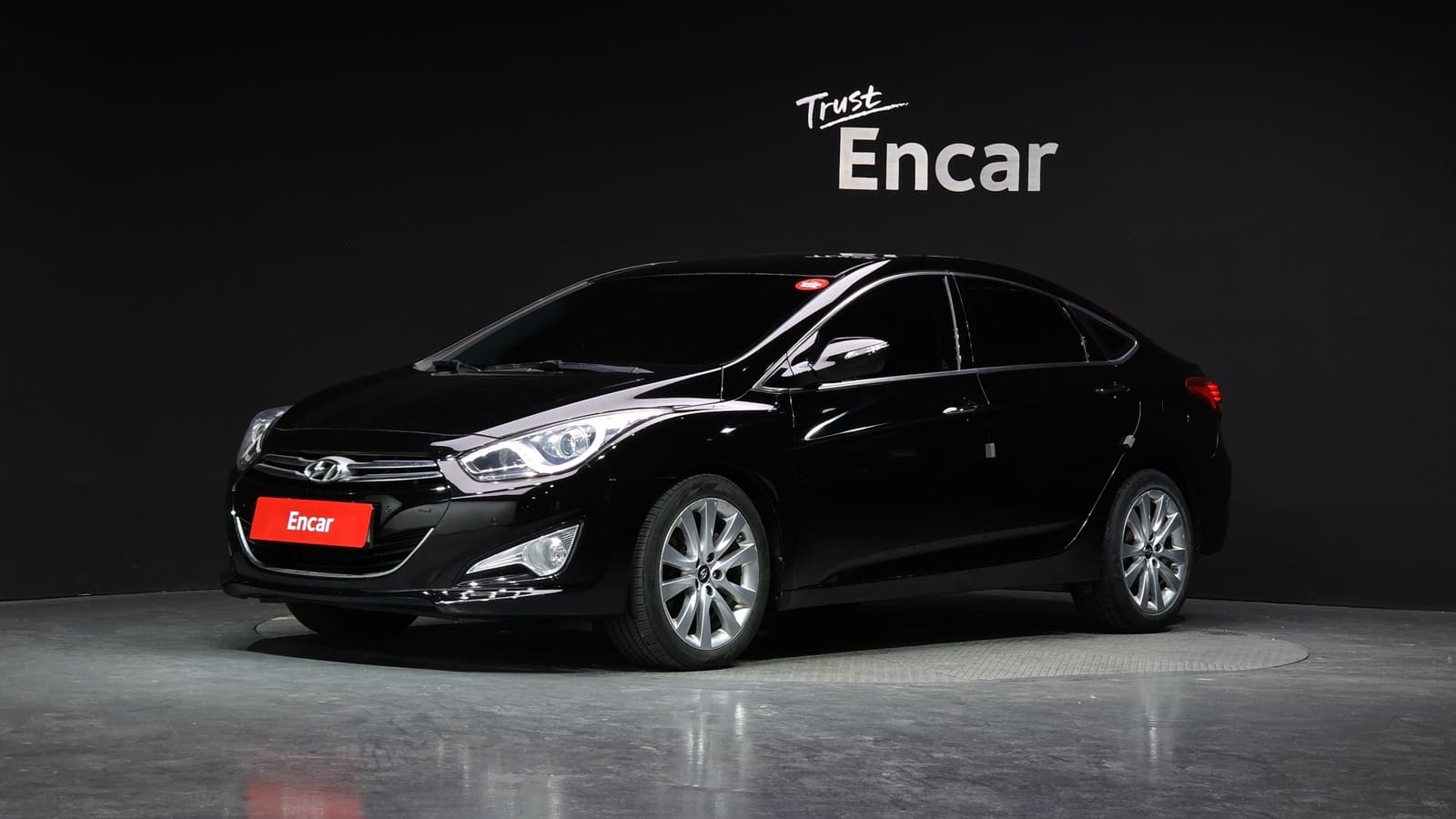 Hyundai i40 2013 — вид спереди сбоку