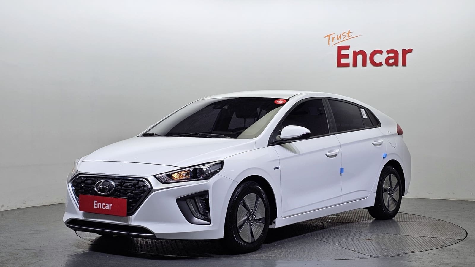 Hyundai Hyndai Ioniq 2019 — вид спереди сбоку